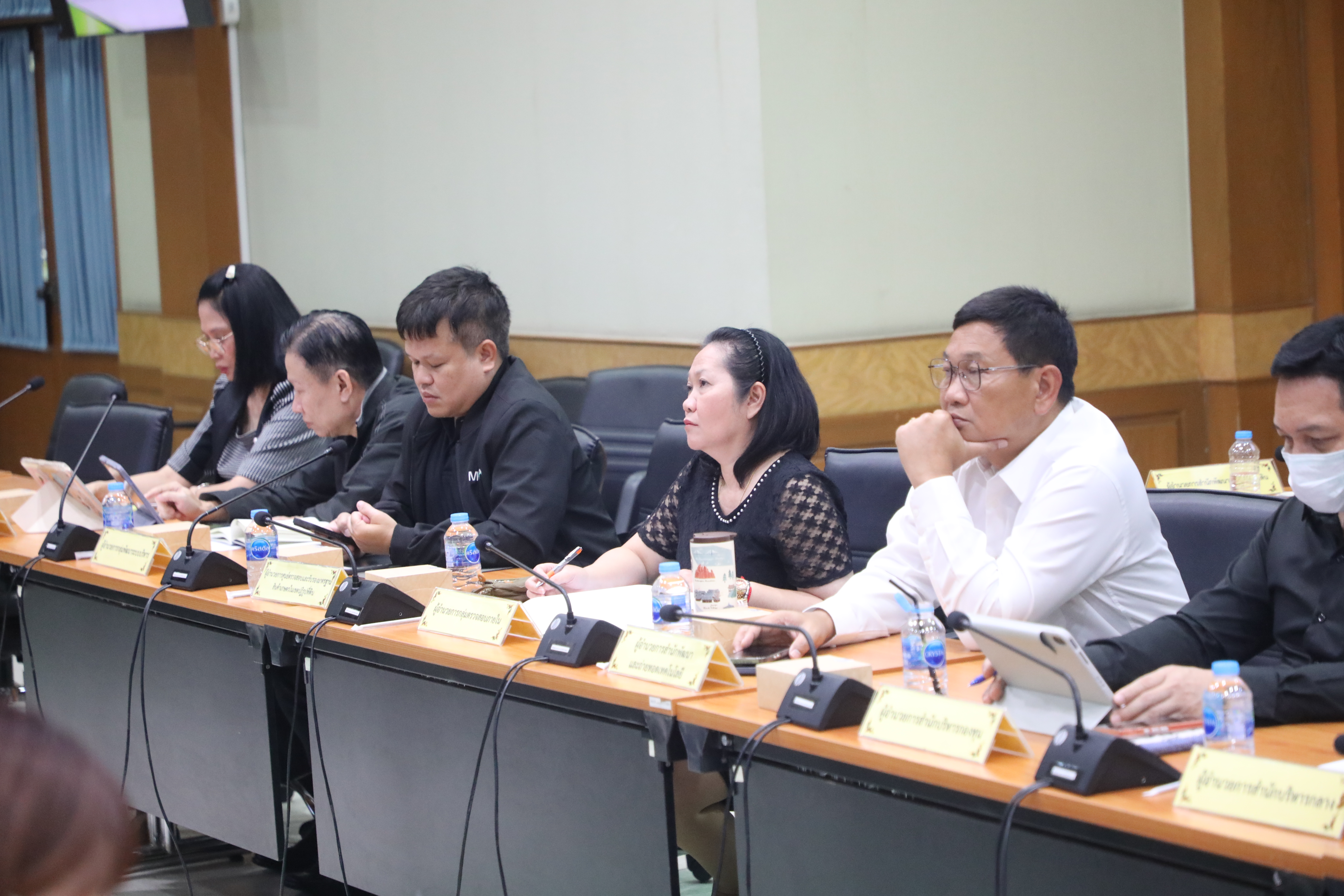 title - ส.ป.ก. ประชุม คกก. ดำเนินการจัดพิธีประกาศเกียรติคุณ ผู้เกษียณอายุราชการ สำนักงานการปฏิรูปที่ดินเพื่อเกษตรกรรม ประจำปีงบประมาณ พ.ศ. 2569 ครั้งที่ 1/2569